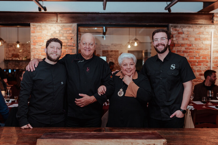 Rafael, Jorge, Elaine e Fabr&iacute;cio Aita: novidades da tradicional churrascaria Santo Ant&ocirc;nio (Foto: Guilherme Cust&oacute;dio/Divulga&ccedil;&atilde;o)