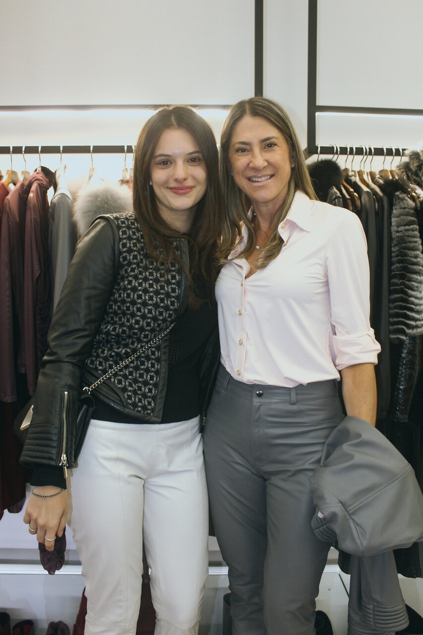 Let&iacute;cia Lyra e Gilmara Pandolfo acompanharam a programa&ccedil;&atilde;o de moda e beleza feminina (Foto: Gabriela Gon&ccedil;alves e Maria Ant&ocirc;nia Montanno)  