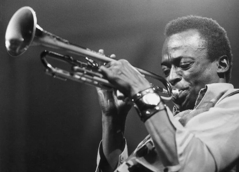 Miles Davis é reverenciado em todo o mundo pela passagem de seu 100º aniversário de nascimento (Foto: Getty Images/Divulgação)