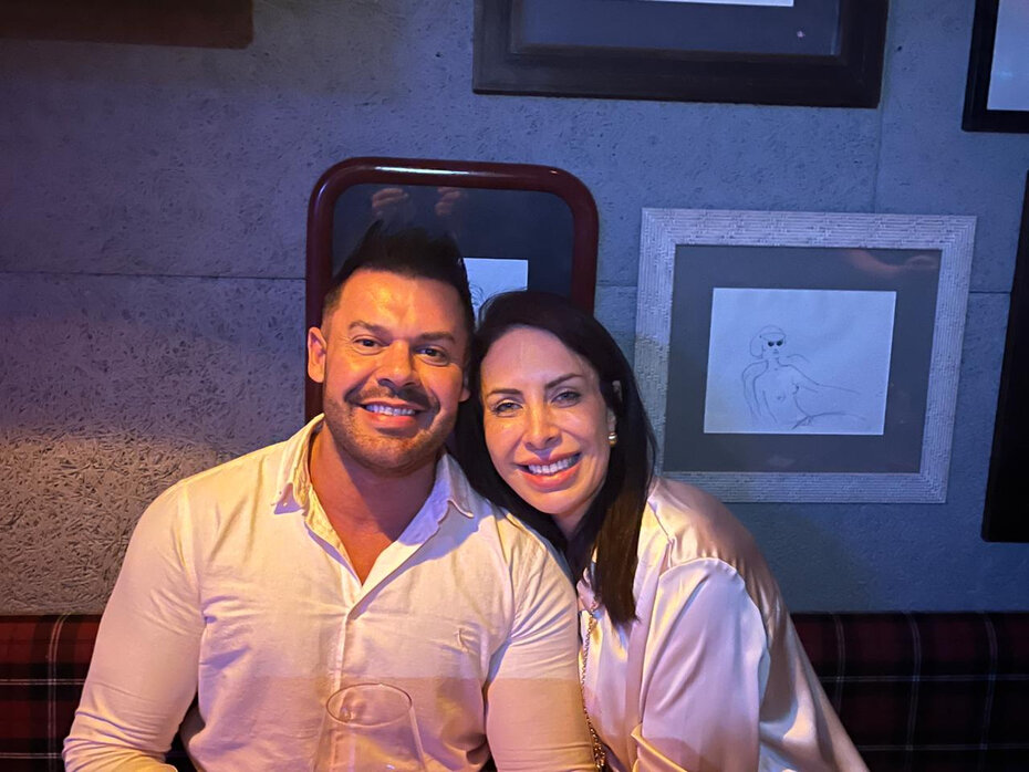 O deputado Kak&aacute; D&rsquo;&Aacute;vila e Luana Ponce de Leon curtiram o Duelo de Pianos (Foto: Duda Alvares/Divulga&ccedil;&atilde;o) 