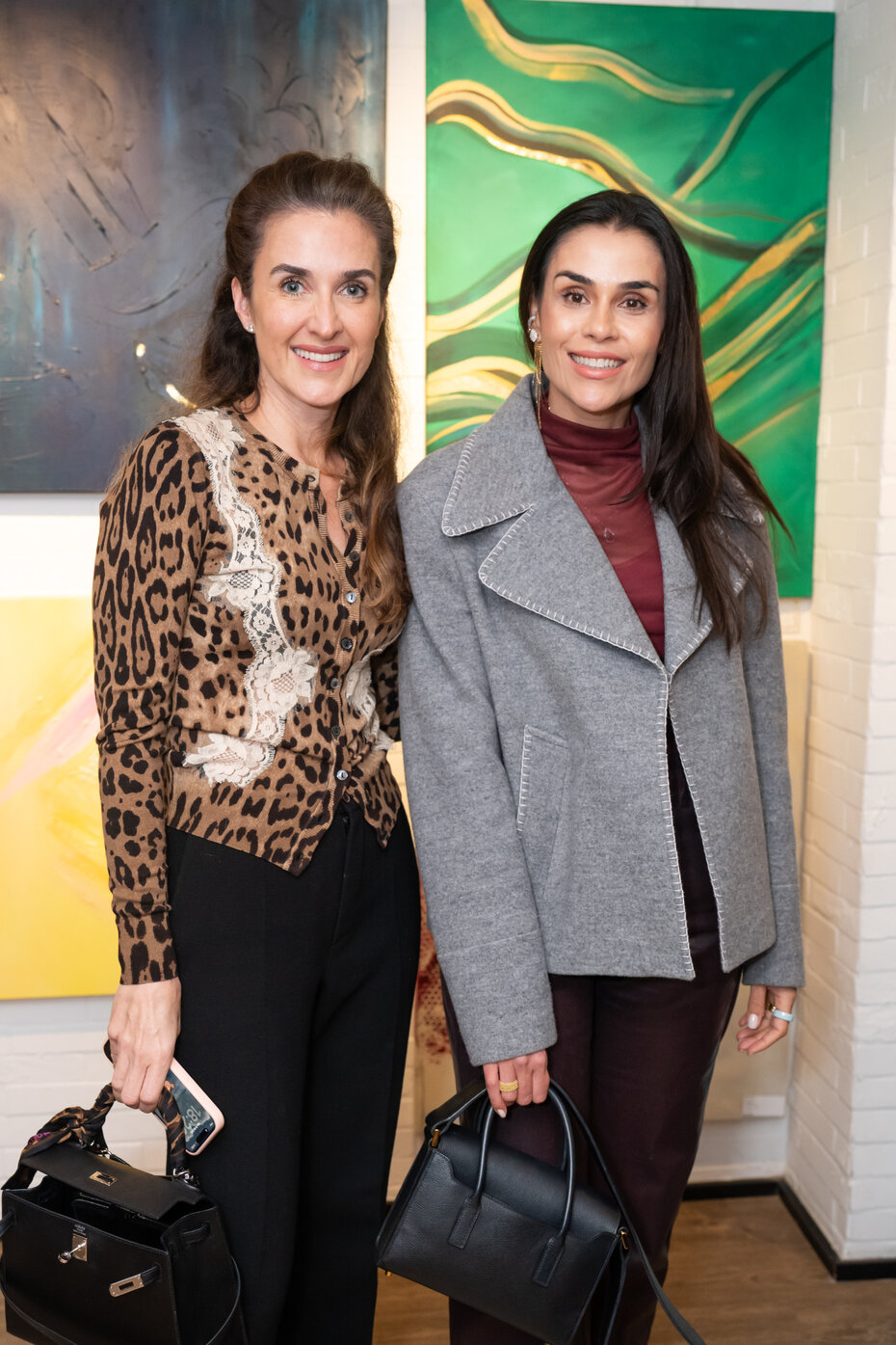 Lauren Fra&ccedil;&atilde;o e Raquel Cairolli na abertura da mostra na Urban Arts (Foto: Andreia Graiz/Divulga&ccedil;&atilde;o)