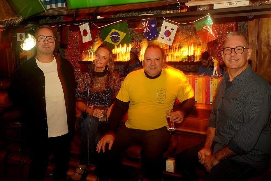 Eduardo Elsade, Grace Rocha, Santiago Grando e Alexandro Ceolin estiveram na torcida pela sele&ccedil;&atilde;o brasileira (Foto: Duda Alvares/Divulga&ccedil;&atilde;o)