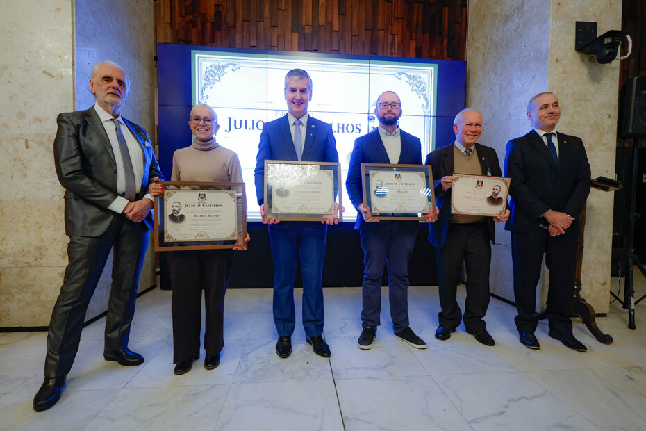 Antonio Medeiros e Albuquerque, Beatriz Araujo, Eduardo Loureiro, Lu&iacute;s Gomes, Abdon Barreto Filho e Cl&aacute;udio Pires Ferreira (Foto: Divulga&ccedil;&atilde;o)