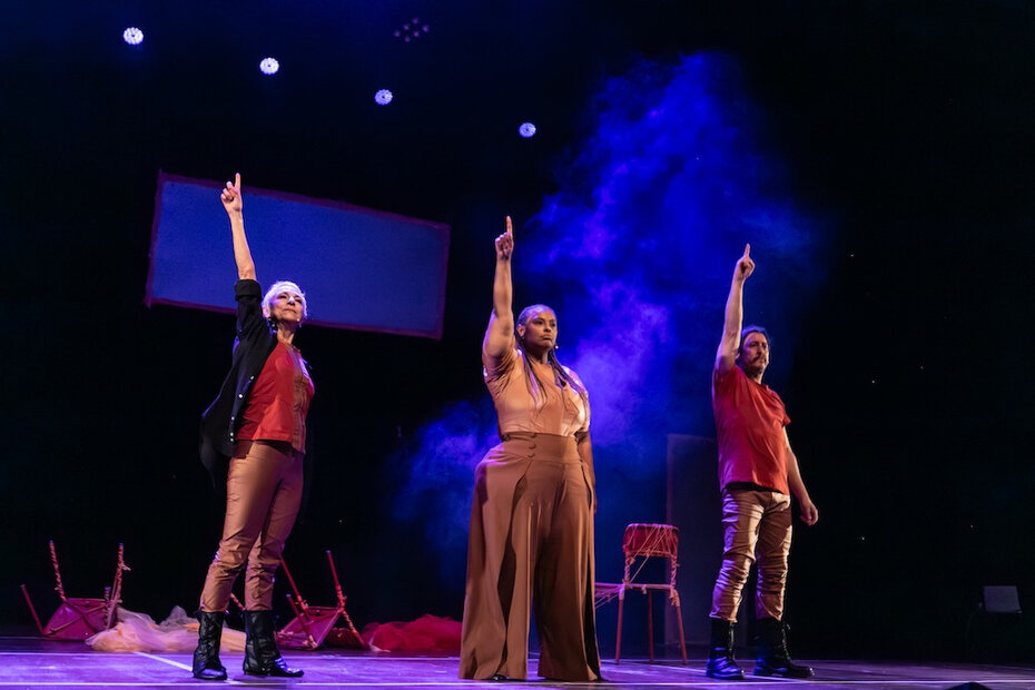 Deborah Finocchiaro se apresenta ao lado de Andr&eacute;a Cavalheiro e Angelo Primon (Foto: Adriana Marchiori/Divulga&ccedil;&atilde;o)
