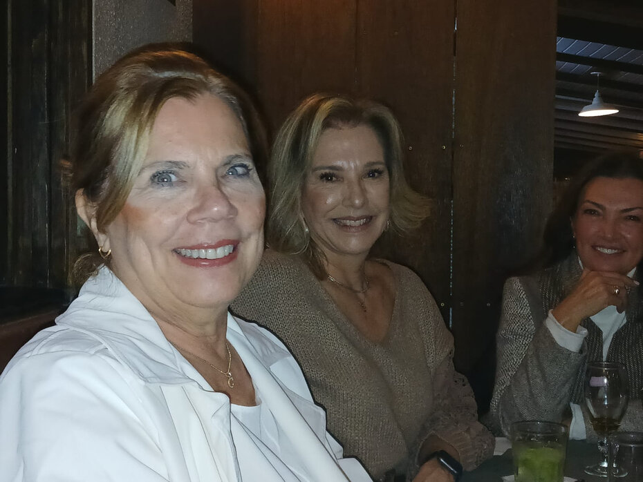 Iane Álvares, Silvana Goss e Marília Pereira de Souza participaram da confraternização (Foto: Divulgação)