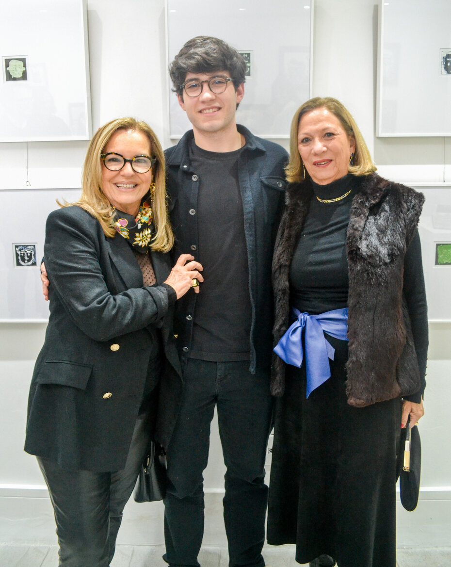Zezinho Eichenberg entre as avós Gina Eichenberg e Maria Célia Guaspari (Foto: Wanderlei Oliveira/Divulgação)