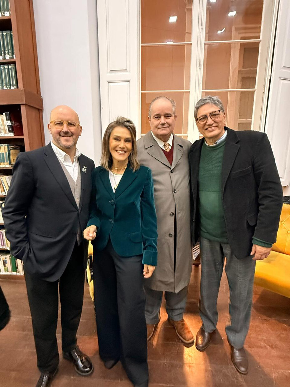Lauer Santos, Ana Carolina Ferreira Kessler, Henrique Pires e Nicola Caringi na posse da diretoria da Associação de Amigos do Museu Parque da Baronesa, em Pelotas (Foto: Divulgação)