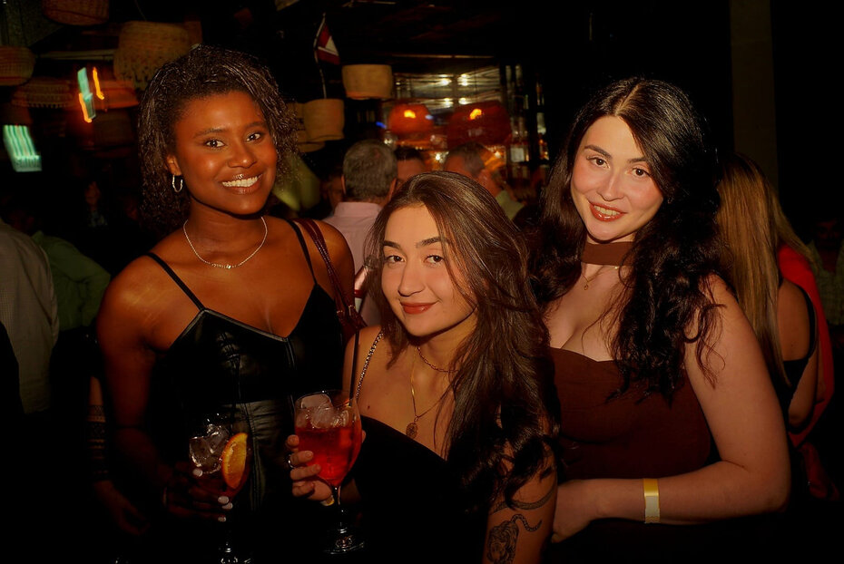 Gisele Guedes, Catharina Refinetti e Ingrid Teixeira: turma jovem reunida (Foto: Duda Alvares/Divulgação)