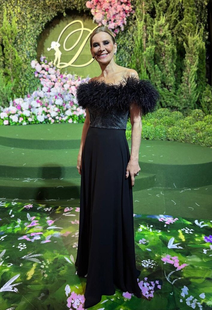Madeleine Müller preparou o grupo de debutantes para o baile (Foto: Divulgação)