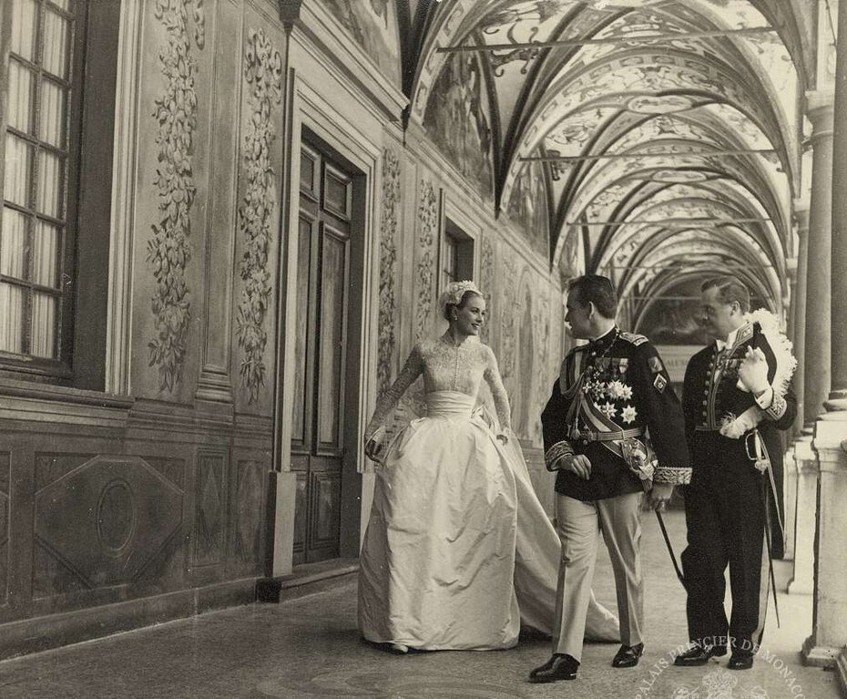 O casamento Grace Kelly com o príncipe Rainier III de Mônaco, em 1956, foi um dos mais badalados do século 20 (Foto: Divulgação)