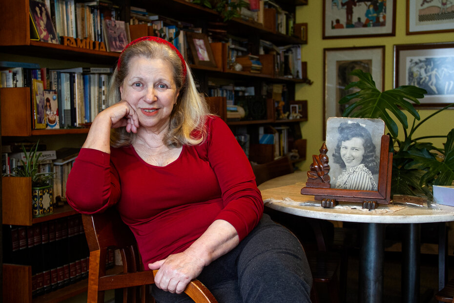 Mar&iacute;lia Levacov lan&ccedil;a livro de cr&ocirc;nicas na Casa Alice (Foto: Marco Nedeff/Divulga&ccedil;&atilde;o)