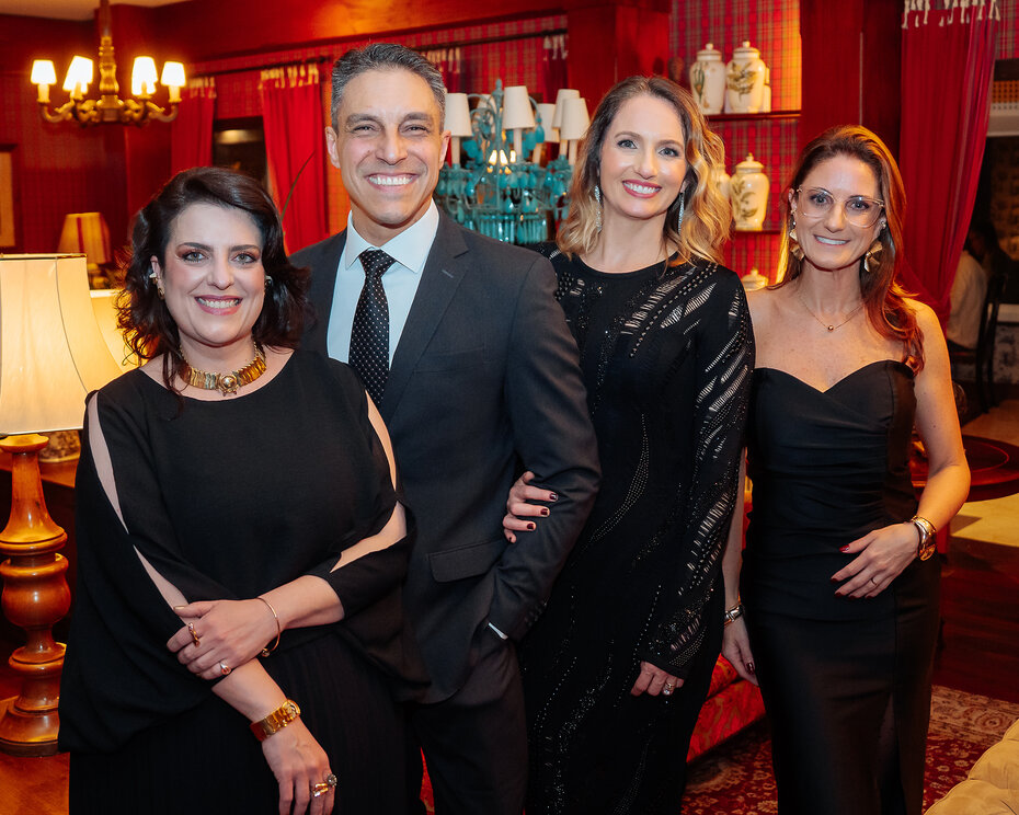 Emanuella Detoni, Frederico Sehbe De Carli, Vívian Wisintainer De Carli e Lúcia Costa no evento em Gramado (Foto: Leandro Araújo/Divulgação)