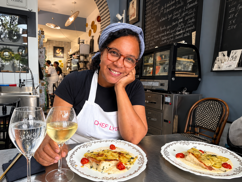 Rejane Martins na cozinha do Che Thierry Rodolphe, em Lyon (Foto: Larry Martins de Lima/Divulgação)