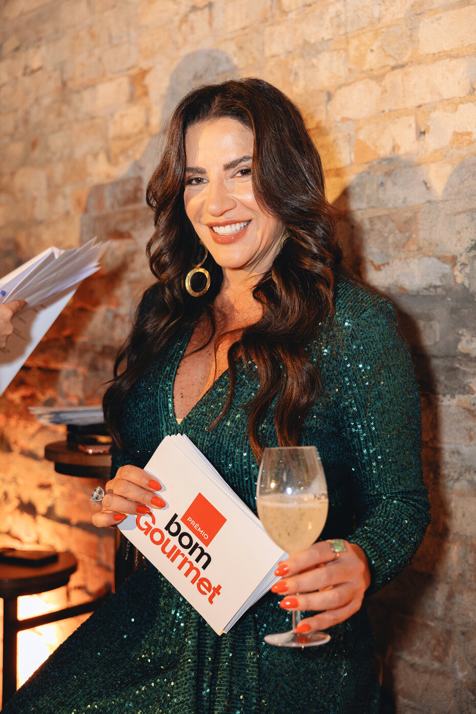 Patti Leivas esbanjou charme e simpatia na condução da noite (Foto: Rodi Goulart/Divulgação)