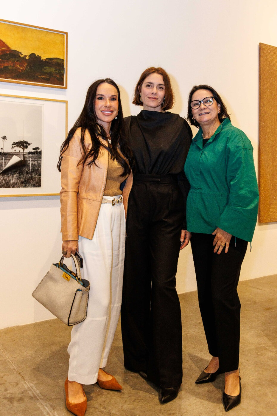 Marcia Albuquerque, Paula Bohrer e Mara Prates na Ocre Galeria (Foto: Nilton Santolin/Divulga&ccedil;&atilde;o)
