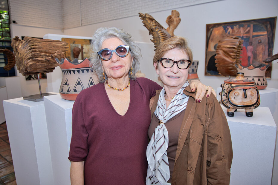 Tina Zappoli com a ceramista Soraia Girotto (Foto: Isidoro Guggiana/Divulgação)