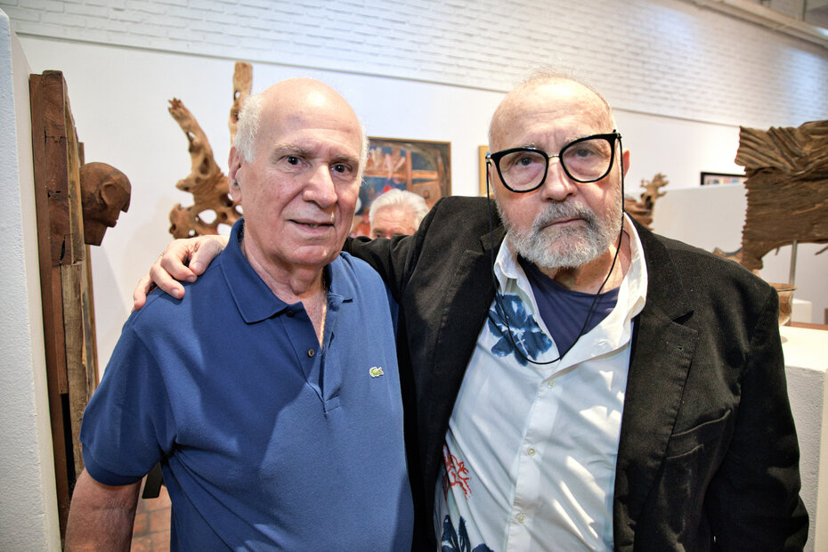 João Ferreira cumprimentou Marinho Neto (Foto: Isidoro Guggiana/Divulgação)