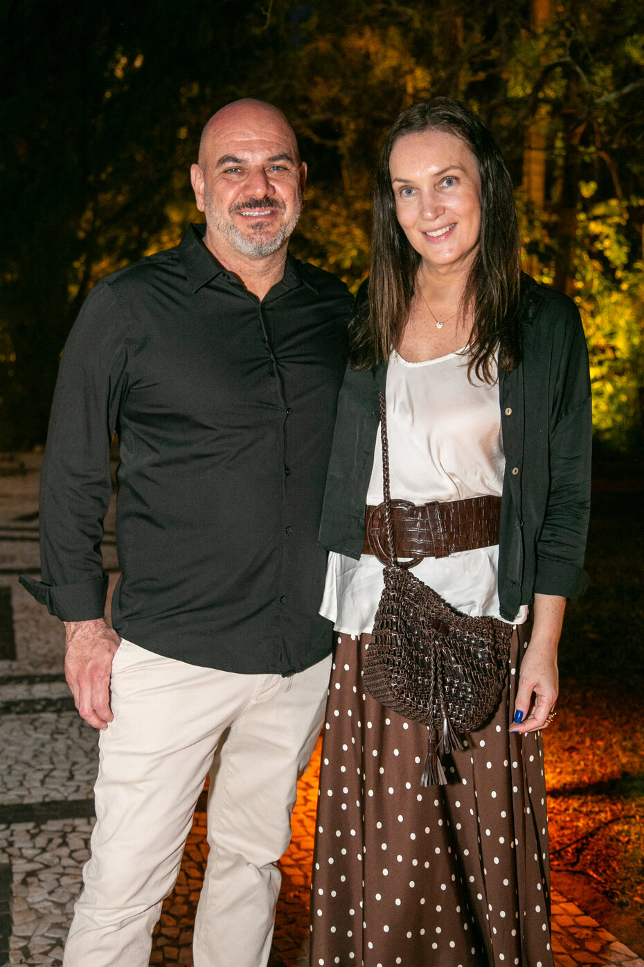 Jones Baptista e M&aacute;rcia Baptista receberam convidados na inaugura&ccedil;&atilde;o da Mostra Glass, em Novo Hamburgo (Foto: Lenara Petenuzzo/Divulga&ccedil;&atilde;o)