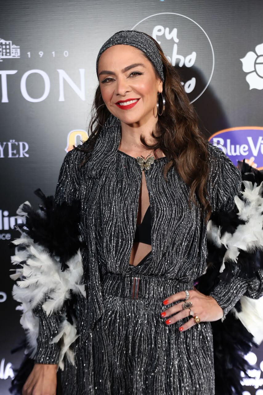 Jaque Pegoraro comemorou seu aniversário usando modelo da estilista Sanny Muller (Foto: Divulgação)