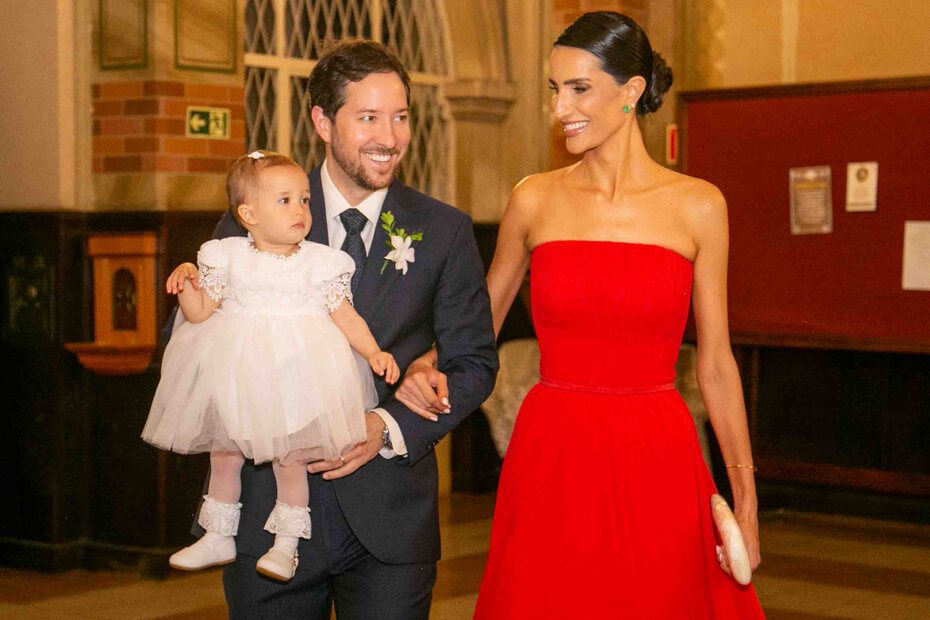 Pedro Teixeira Becker e Mariana Barp com a pequena Maria Barp Becker (Foto: Lenara Petenuzzo/Divulgação)