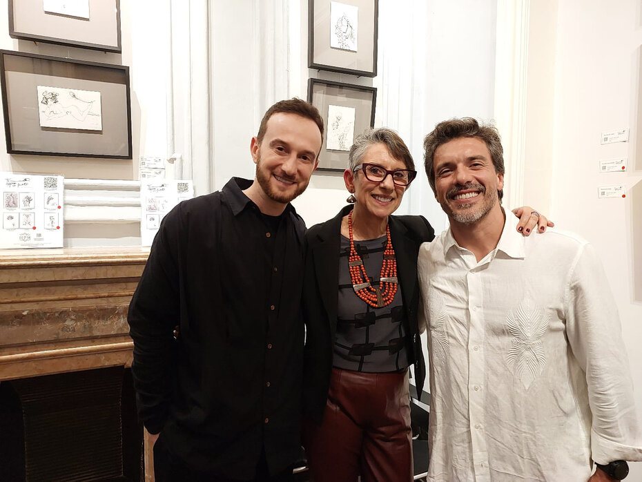 Jovani Bórttoncéllo, Ilita Patrício e Chico Baldini no vernissage (Foto: Rodrigo Gruner/Divulgação)