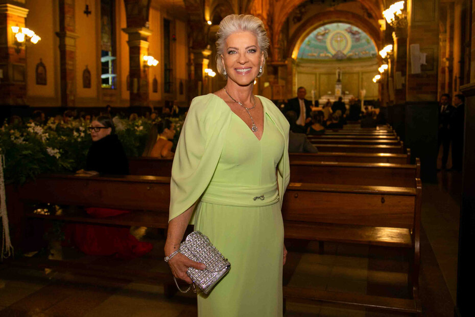 Carmen Fichtner assistiu a ben&ccedil;&atilde;o nupcial na Igreja Santa Teresinha do Menino Jesus (Foto: Lenara Petenuzzo/Divulga&ccedil;&atilde;o)